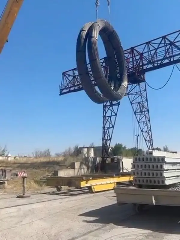 Погрузка бухт краном